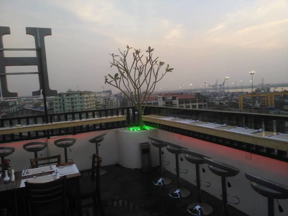 Hotel Royal King Yangon Ngoại thất bức ảnh