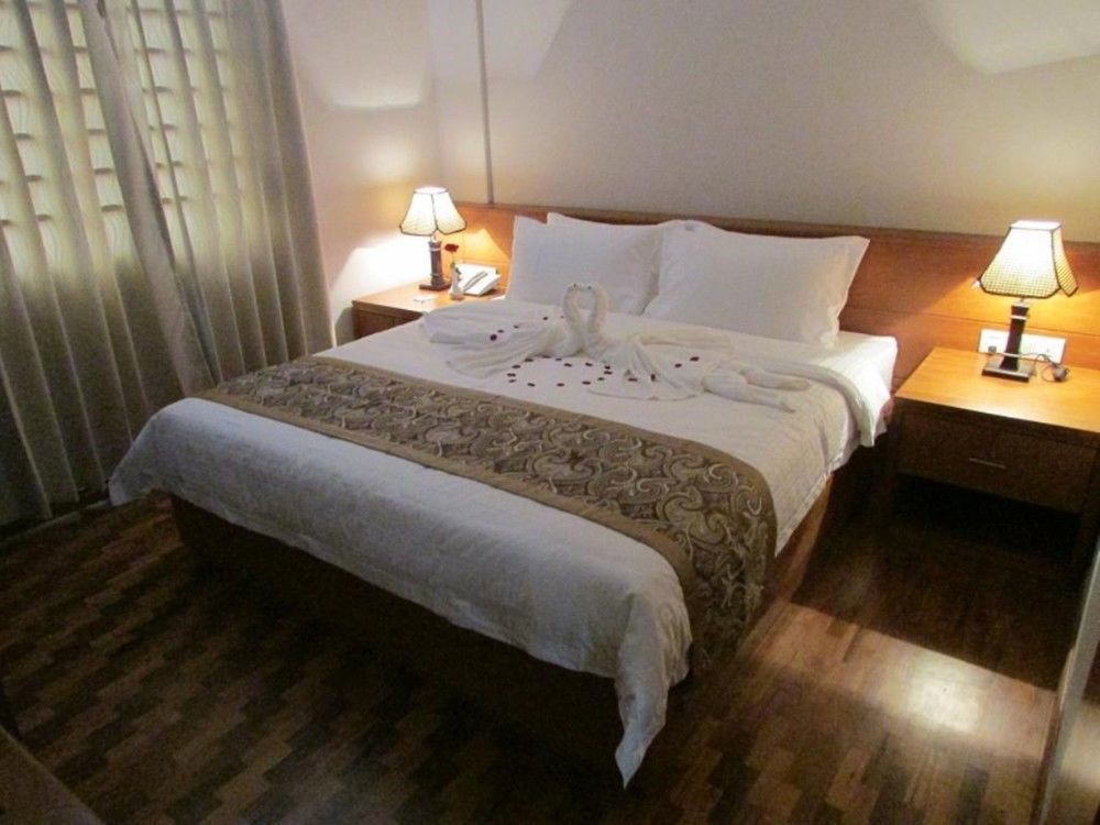 Hotel Royal King Yangon Ngoại thất bức ảnh