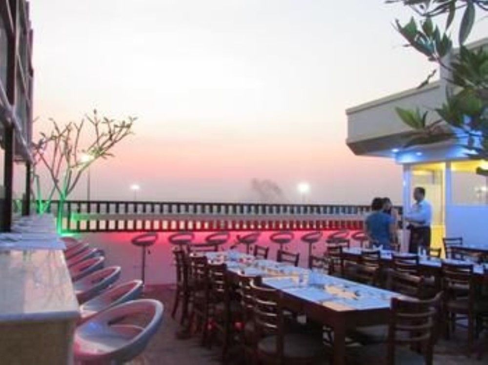 Hotel Royal King Yangon Ngoại thất bức ảnh